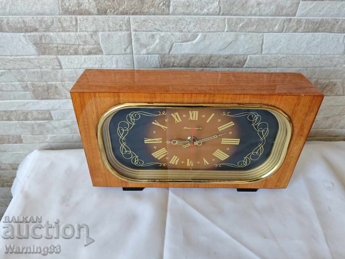 Ceas de șemineu cu cuarț - Yantar / Jantar - Antic - 1970 cu preț € 40.00 | 78.23 BGN Ceas de șemineu cu cuarț - Yantar / Jantar - Antic - 1970 cu preț € 40.00 | 78.23 BGN