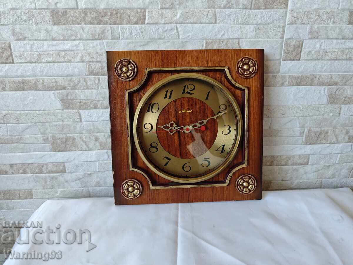 Livrarea Vechiul ceas de perete rusesc - Mayak - 1970.