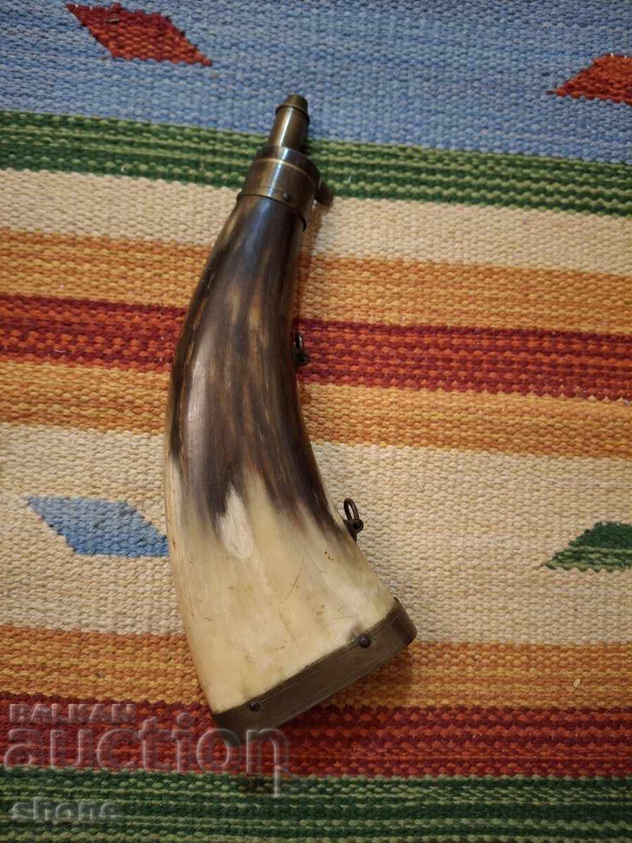 Pulbere pentru pistoale cu cremene, puști, carabine, archebuze cu preț € 70.00 | 136.91 BGN