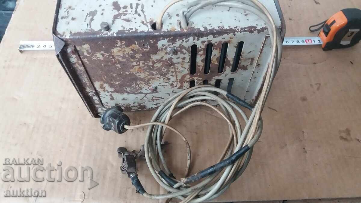 VECHI APARAT SOVIETIC DE ÎNCĂRCAT BATERII - 6