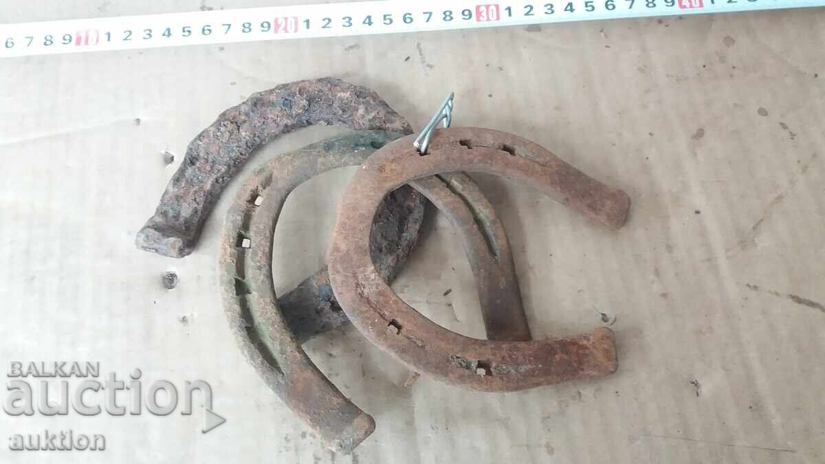 LOT OT 3 BROYA MASIVNI PODKOVI - KOVANO ZHELYAZO με τιμή € 1.49 | 2.91 BGN LOT OT 3 BROYA MASIVNI PODKOVI - KOVANO ZHELYAZO με τιμή € 1.49 | 2.91 BGN