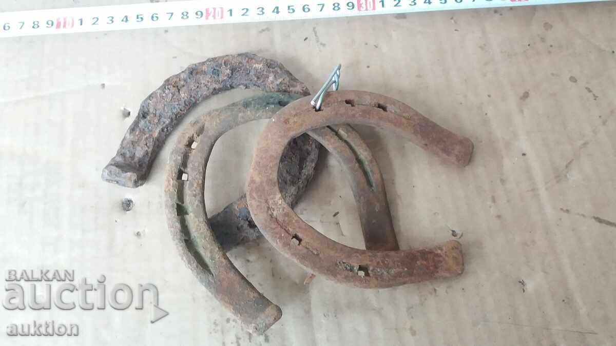 LOT OT 3 BROYA MASIVNI PODKOVI - KOVANO ZHELYAZO LOT OT 3 BROYA MASIVNI PODKOVI - KOVANO ZHELYAZO