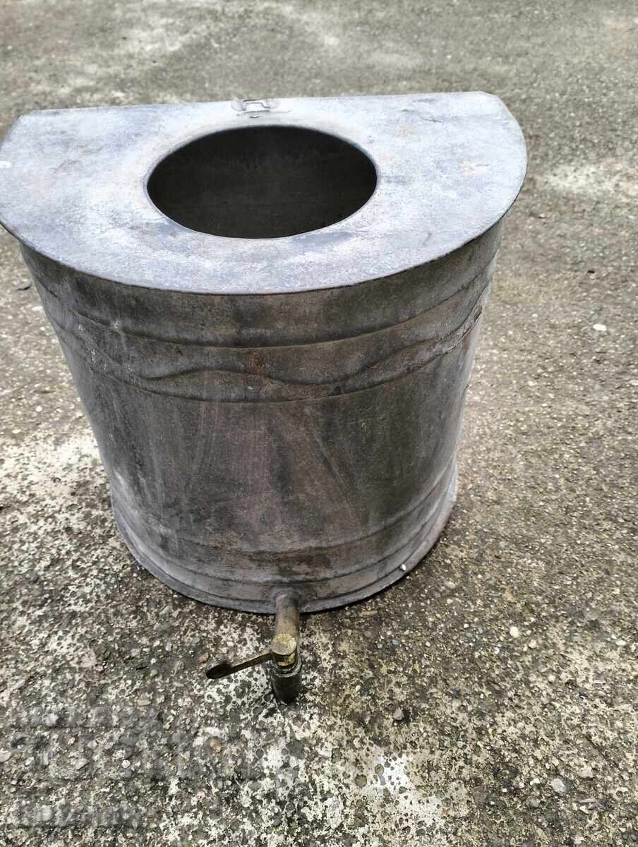 Παλιός εξωτερικός νιπτήρας