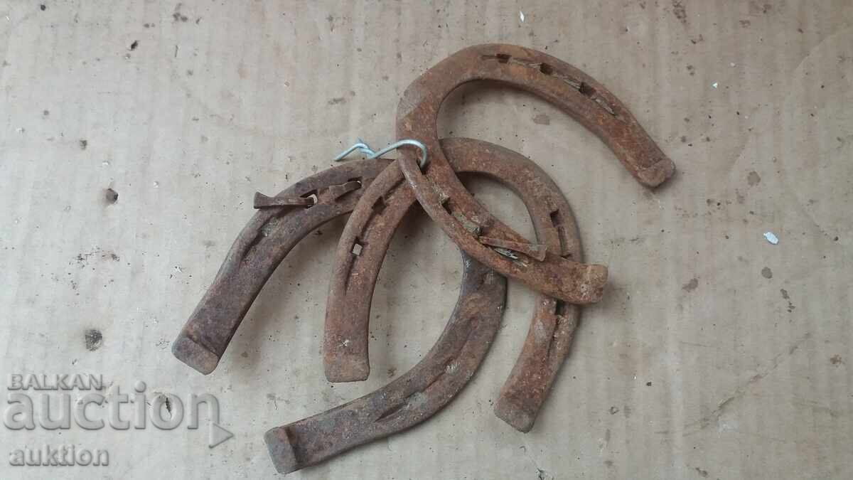 LOT OF 3 FORGED HORSESHOES with price € 2.99 | 5.85 BGN LOT OF 3 FORGED HORSESHOES with price € 2.99 | 5.85 BGN