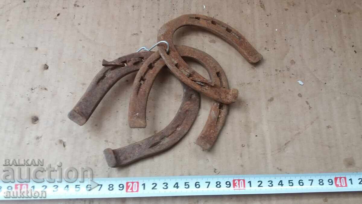 LOT OF 3 FORGED HORSESHOES - 5 LOT OF 3 FORGED HORSESHOES - 5
