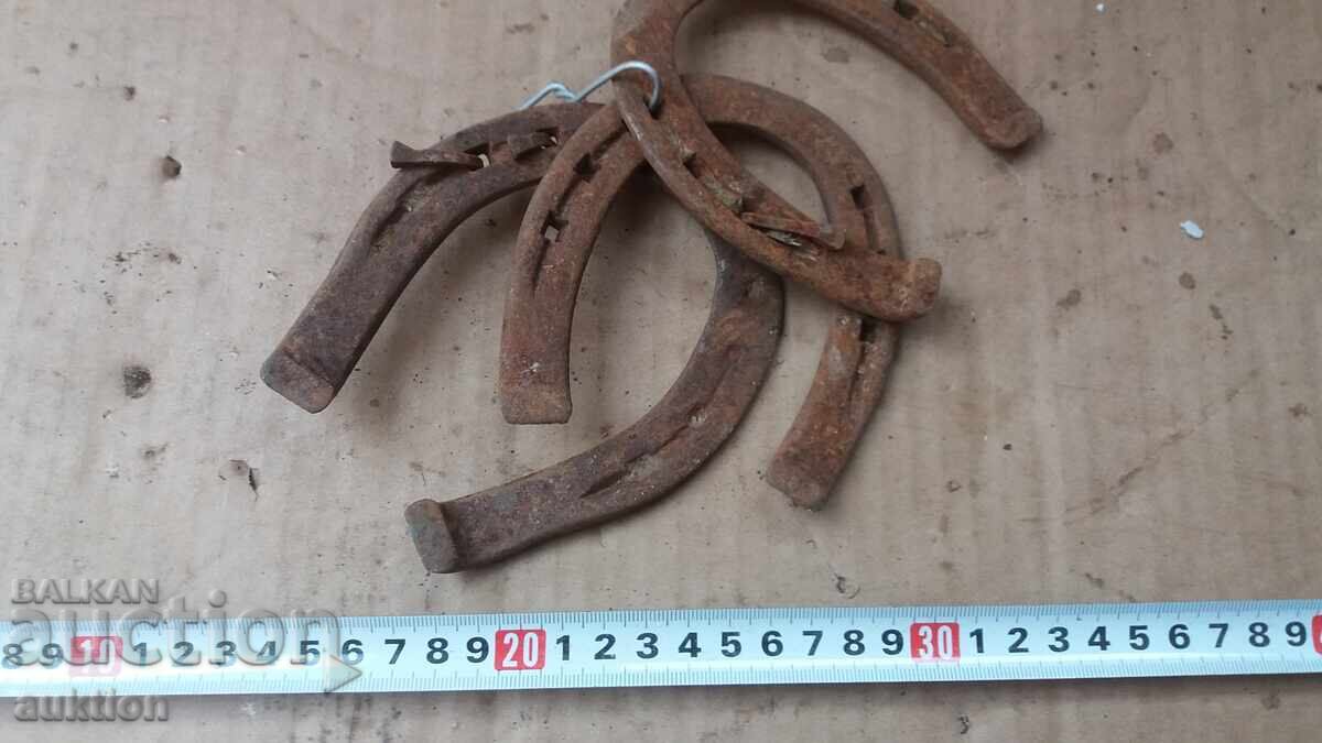 LOT OF 3 FORGED HORSESHOES LOT OF 3 FORGED HORSESHOES