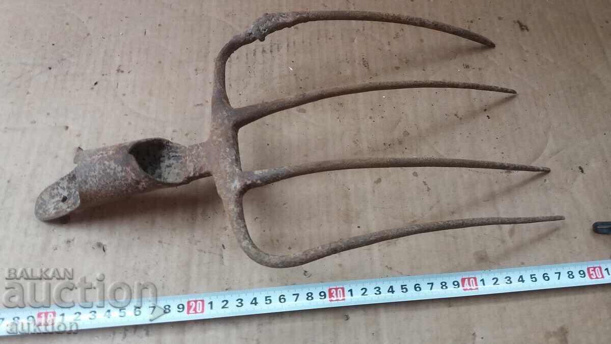 VECHE VILĂ DIN PERIOADA SOCIALISTĂ - 5