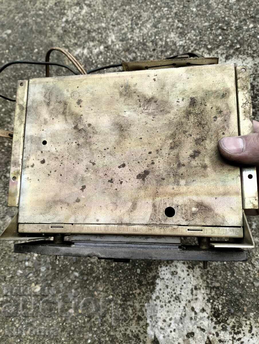 Vechi radio auto Resprom cu preț € 9.99 | 19.54 BGN Vechi radio auto Resprom cu preț € 9.99 | 19.54 BGN