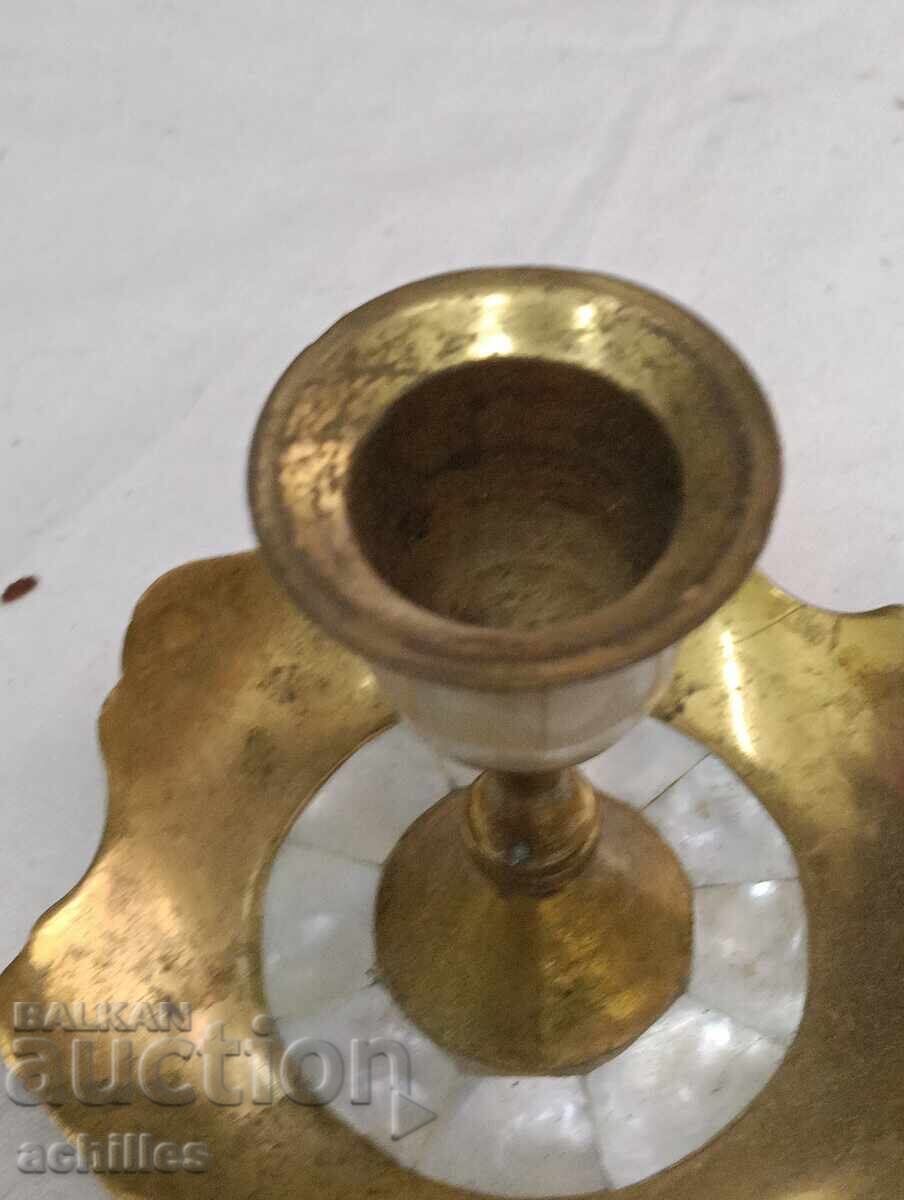 Sfeșnic din bronz cu sidef cu preț € 5.00 | 9.78 BGN