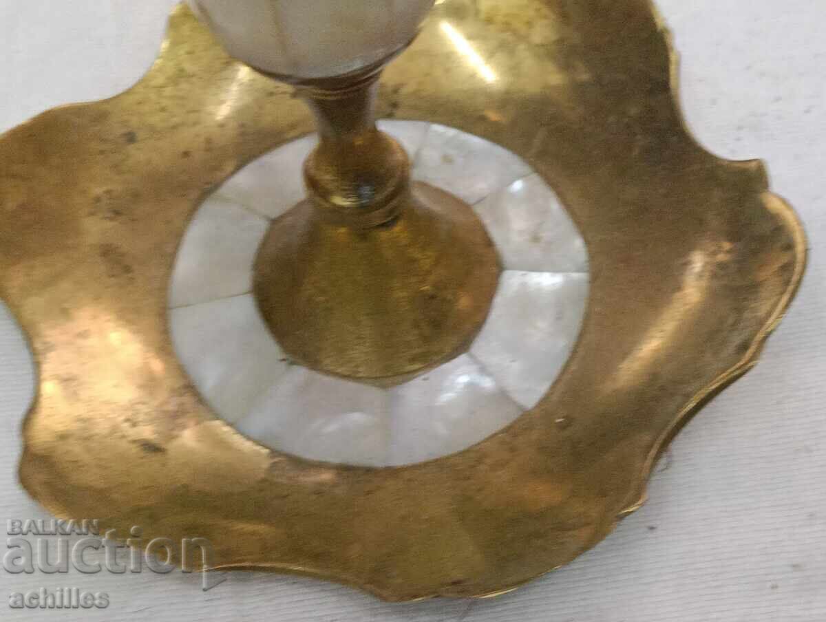 Licitație Sfeșnic din bronz cu sidef