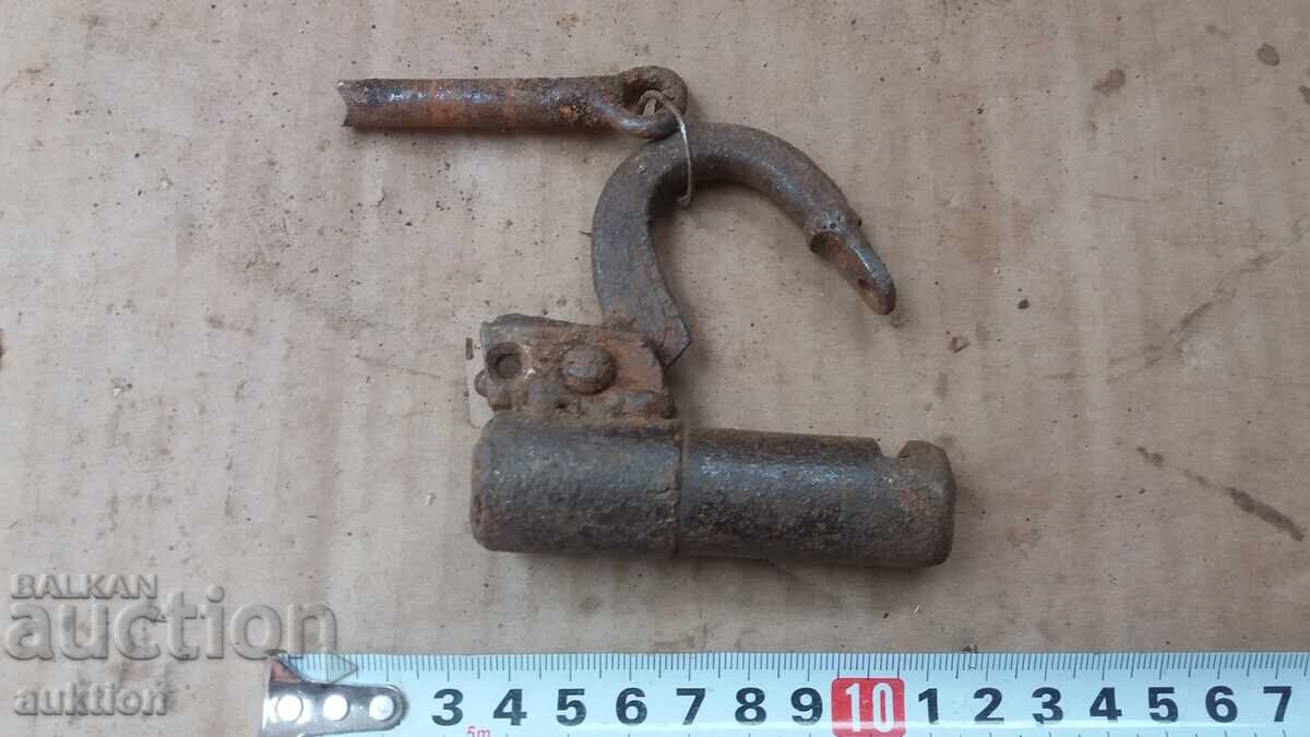 СТАР ВЪЗРОЖДЕНСКИ КОВАН КАТИНАР С КЛЮЧ с цена € 12.99 | 25.41 лв.