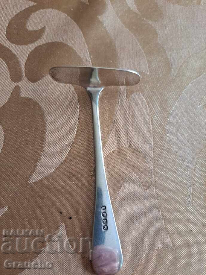 TACÂM ARGINTAT DIN SECOLUL AL XIX-LEA PENTRU HRĂNIREA BEBELUȘILOR - 5 TACÂM ARGINTAT DIN SECOLUL AL XIX-LEA PENTRU HRĂNIREA BEBELUȘILOR - 5