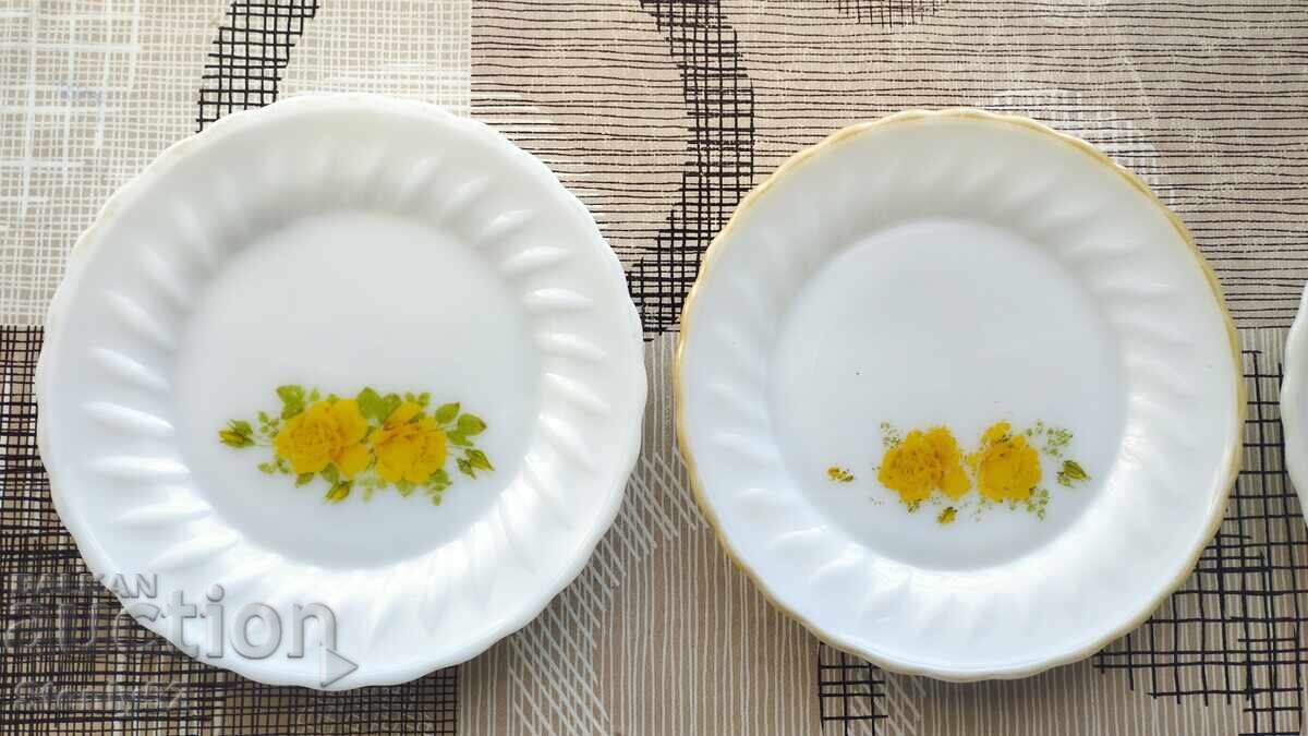 Farfurii pentru desert Arcopal, diametru 18 cm, din URSS cu preț € 6.00 | 11.74 BGN