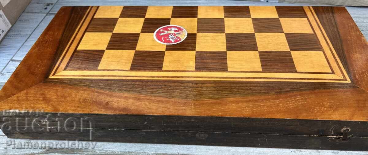 VECHE TABLĂ DIN PERIOADA SOCIALISTĂ