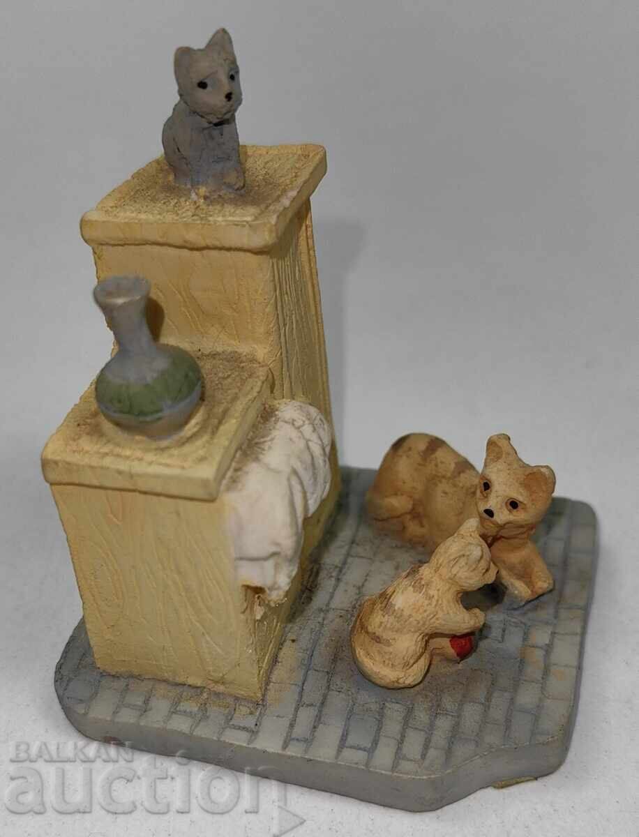 ФИГУРА ФИГУРКА с цена € 6.00 | 11.73 лв. ФИГУРА ФИГУРКА с цена € 6.00 | 11.73 лв.