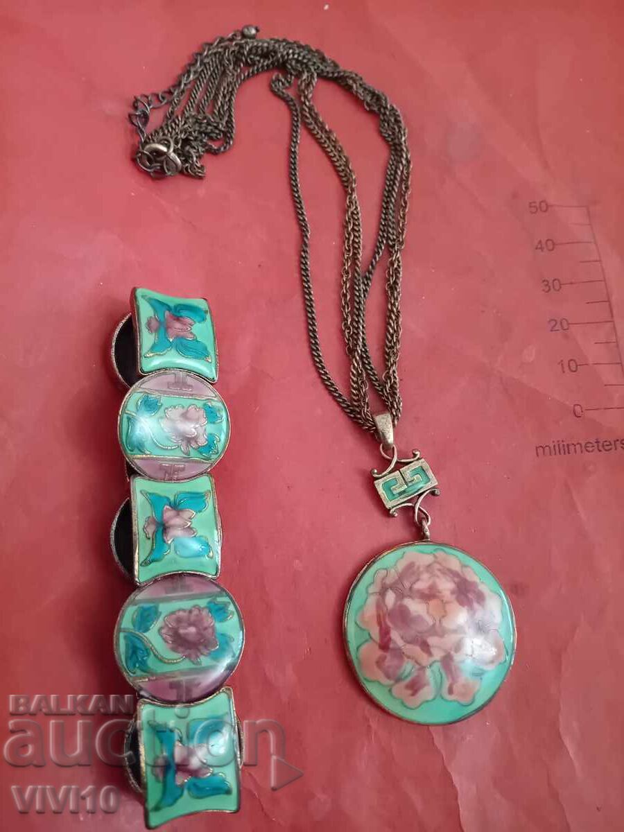 Αντίκα κολιέ και βραχιόλι με σμάλτο Αντίκα κολιέ και βραχιόλι με σμάλτο