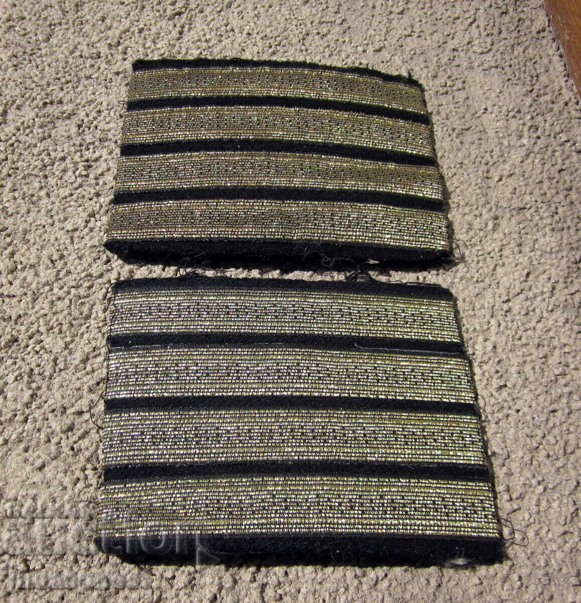 Insigne navale militare bulgărești pentru jachetă cu preț € 5.00 | 9.78 BGN