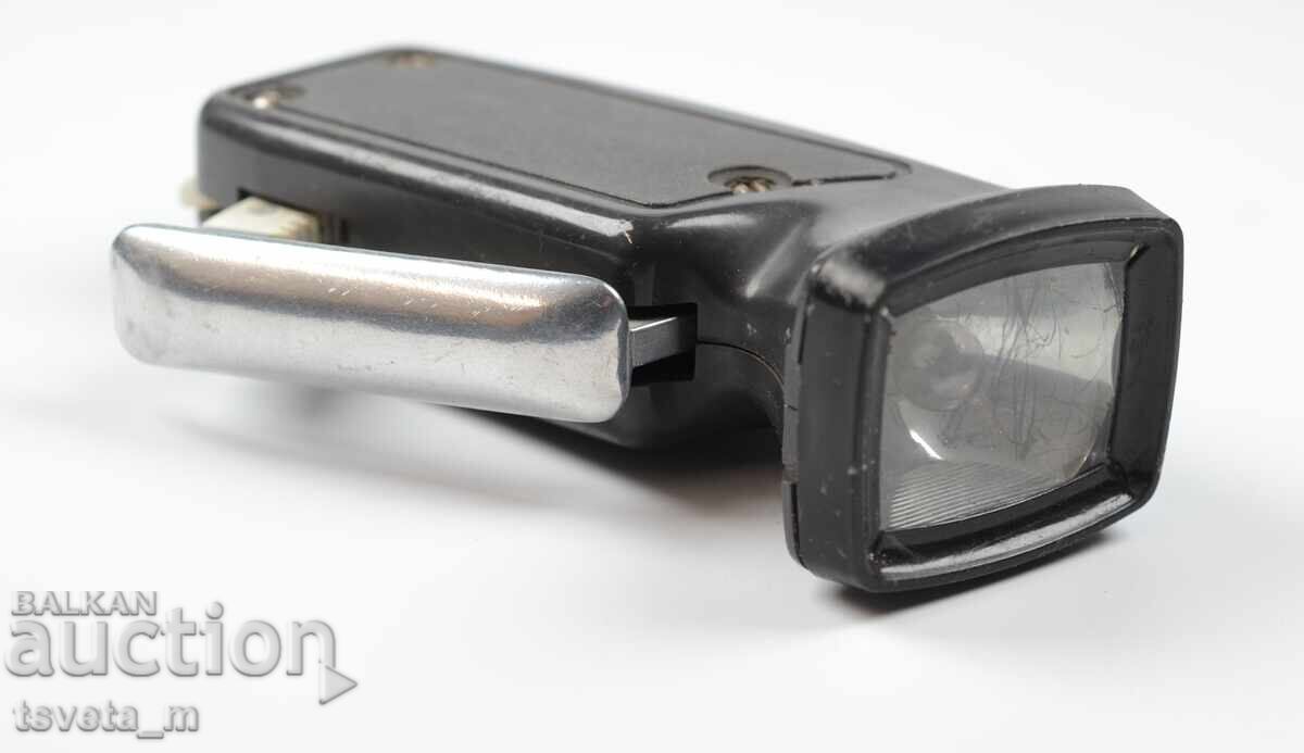 Livrarea Lanternă cu dinam vintage URSS - funcțională