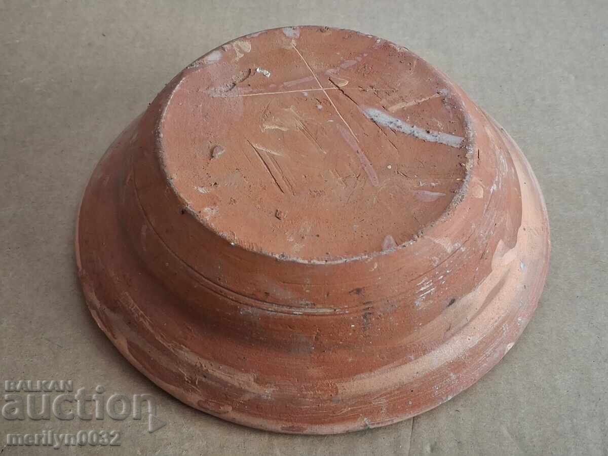 Livrarea Oală veche de lut, ceramică, farfurie Livrarea Oală veche de lut, ceramică, farfurie