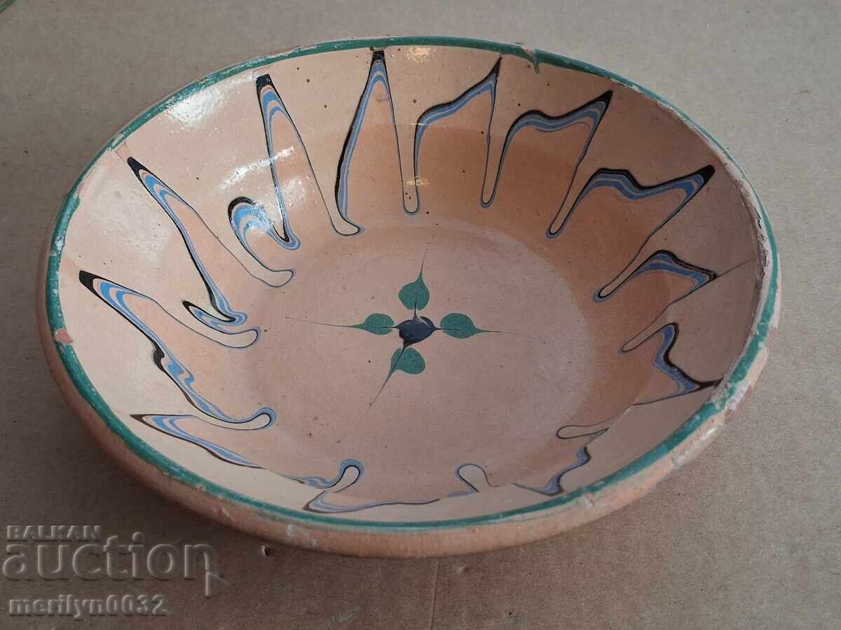 Oală veche de lut, ceramică, farfurie Oală veche de lut, ceramică, farfurie