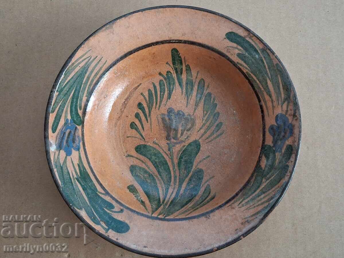 Παλιό πήλινο δοχείο, αγγεία, πιάτο Παλιό πήλινο δοχείο, αγγεία, πιάτο