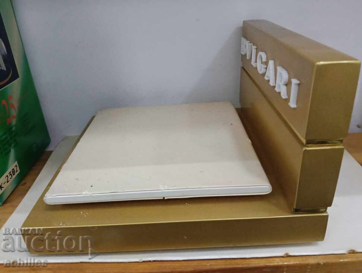 Licitație Stander publicitar BULGARI