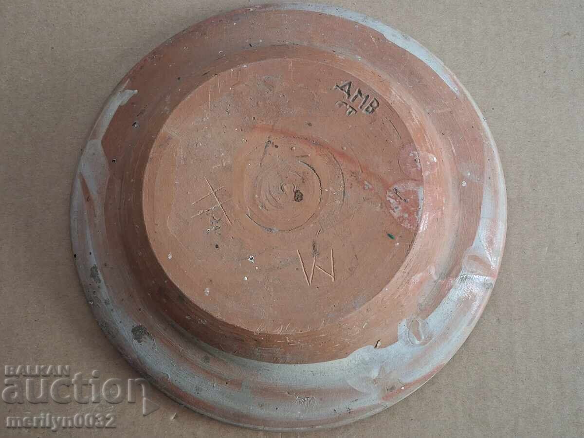 Oală veche de lut, ceramică, farfurie cu preț € 20.94 | 40.96 BGN