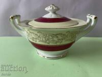 Ιαπωνικό σκεύος με καπάκι