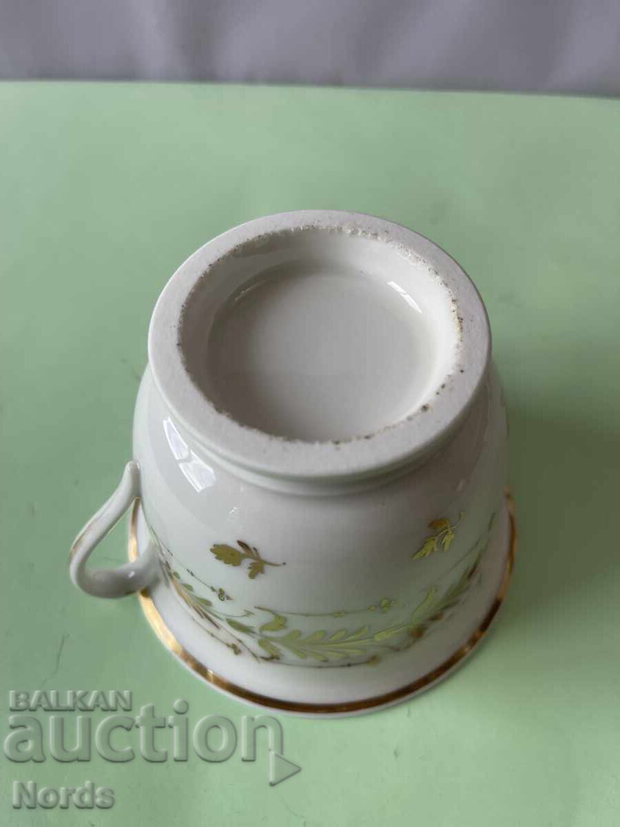 Доставка на Винтидж голяма чаша тип Мъг Доставка на Винтидж голяма чаша тип Мъг