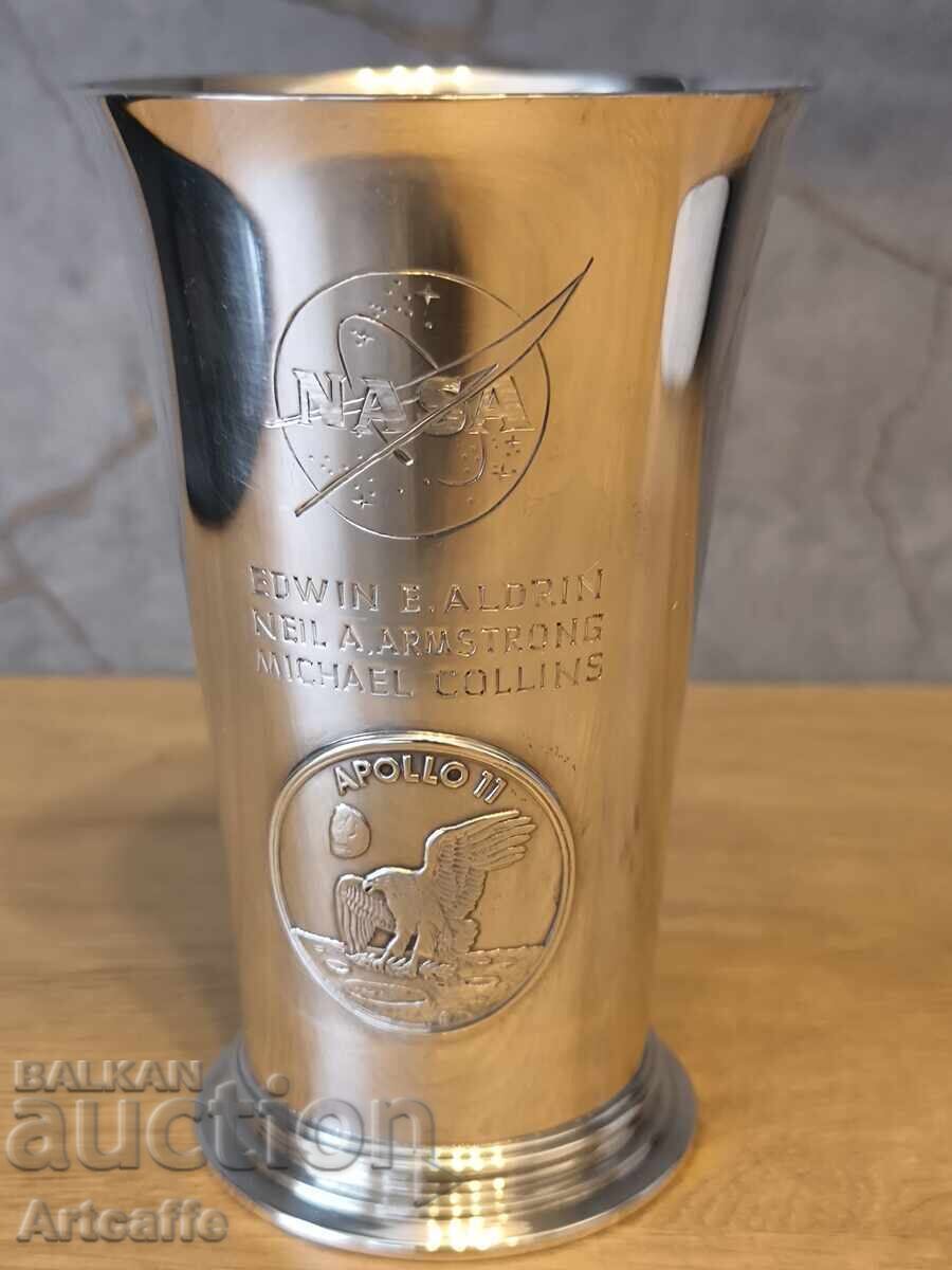 Pahar din argint NASA – Apollo 11 (Ediție Limitată nr. 91/1500) Pahar din argint NASA – Apollo 11 (Ediție Limitată nr. 91/1500)