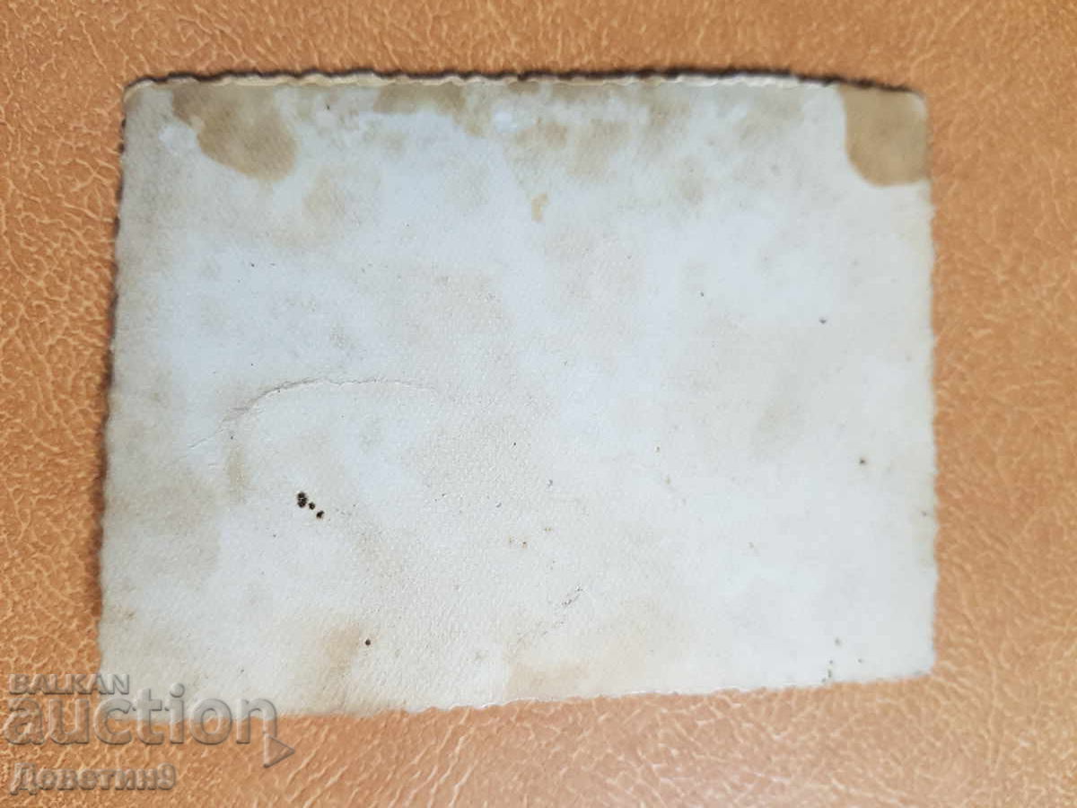 Χριστουγεννιάτικο πορτρέτο στο χιόνι στο χωριό με τιμή € 3.00 | 5.87 BGN