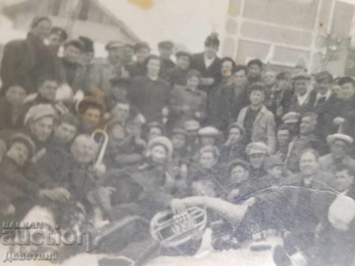 Δημοπρασία Χριστουγεννιάτικο πορτρέτο στο χιόνι στο χωριό