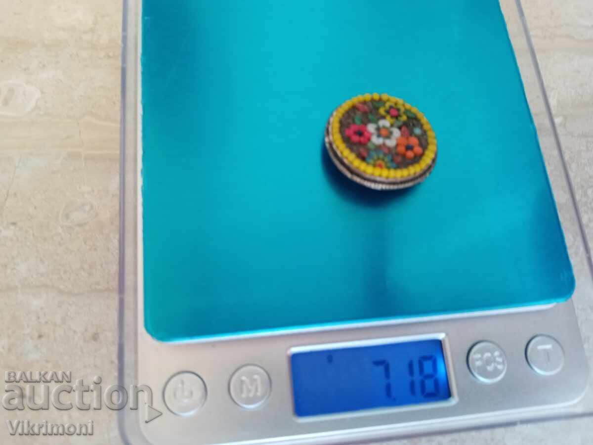 Broscă veche cu mozaic, temă florală vintage cu preț € 25.00 | 48.90 BGN Broscă veche cu mozaic, temă florală vintage cu preț € 25.00 | 48.90 BGN