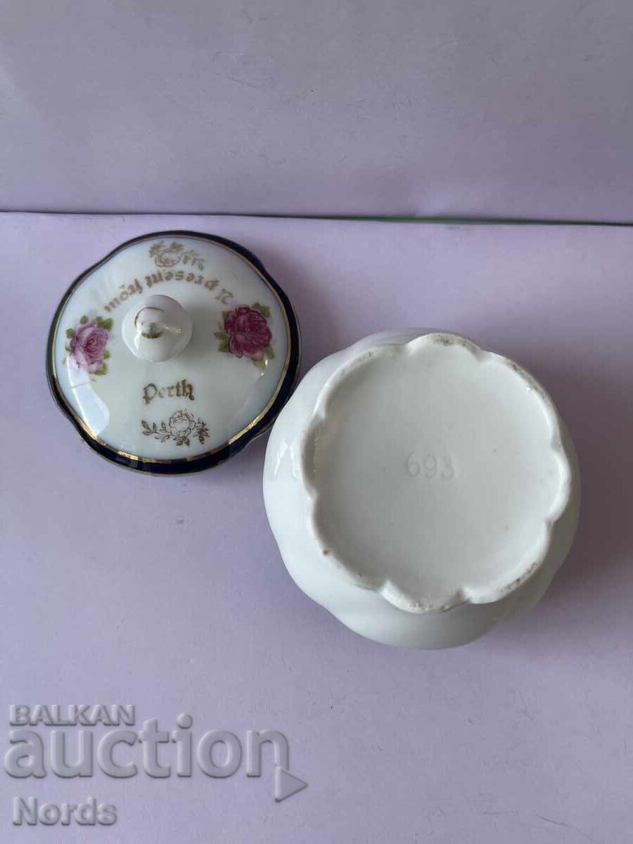 Παράδοση Κοσμήματα από πορσελάνη