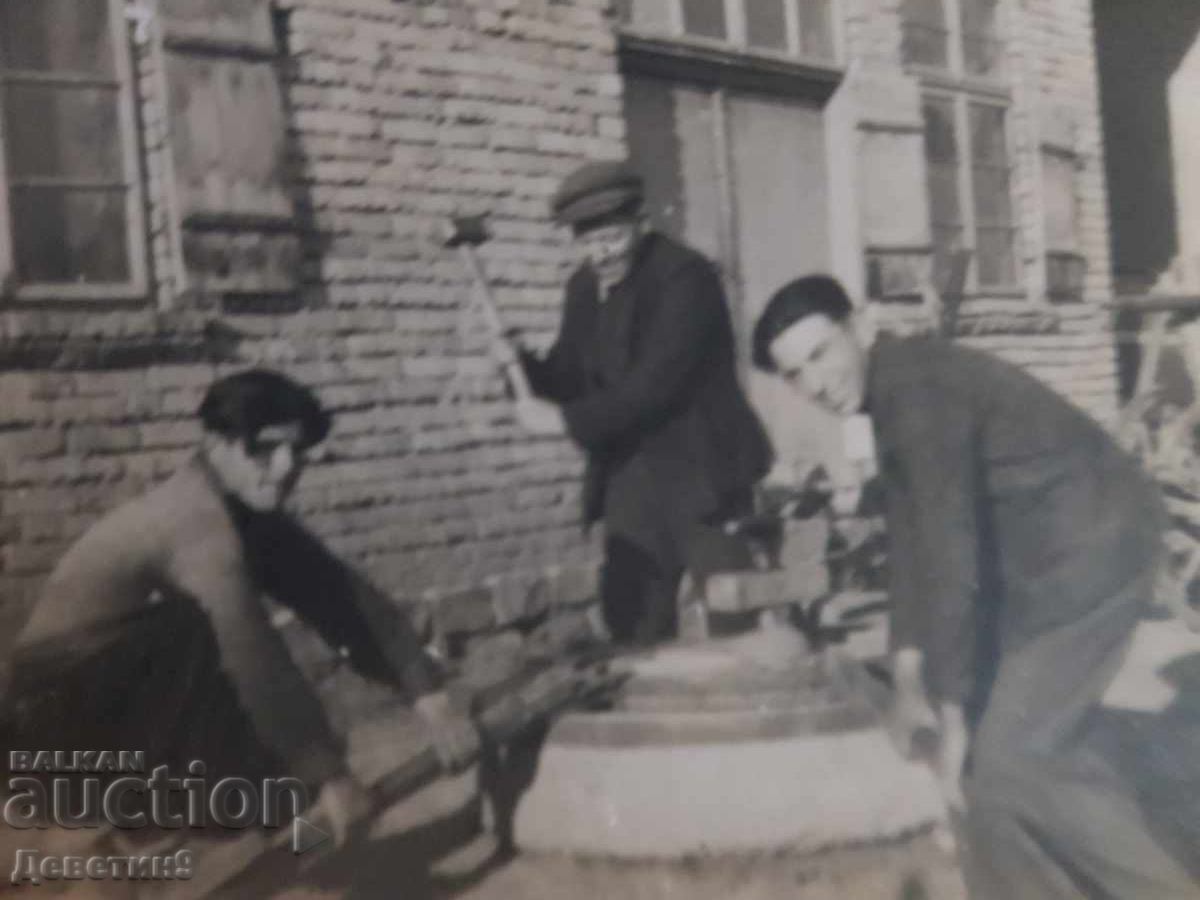 Licitație Constructori la țară în acțiune