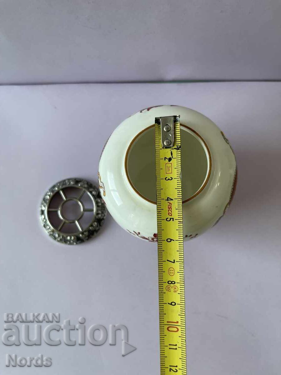 Доставка на Crown Staffordshire Порцеланова вазичка Доставка на Crown Staffordshire Порцеланова вазичка