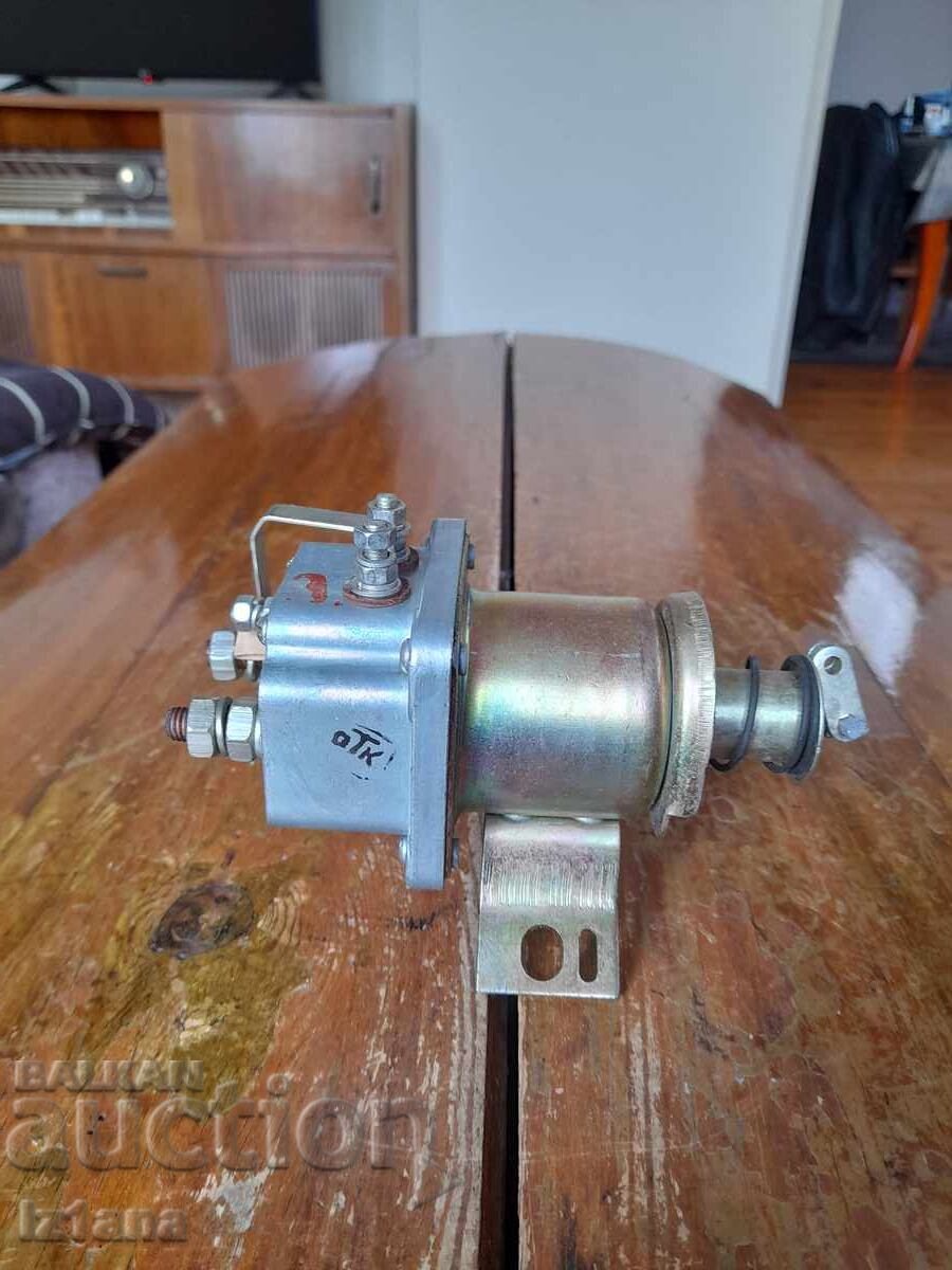 Releu electromotor vechi ZIL cu preț € 53.00 | 103.66 BGN Releu electromotor vechi ZIL cu preț € 53.00 | 103.66 BGN