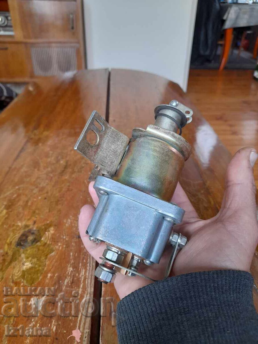 Livrarea Releu electromotor vechi ZIL Livrarea Releu electromotor vechi ZIL