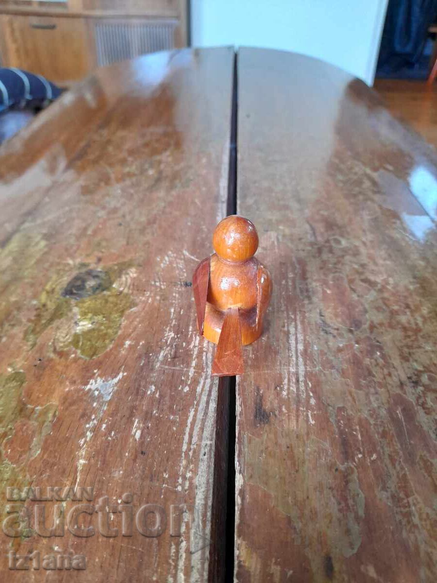 Livrarea Figurină veche din lemn de pui