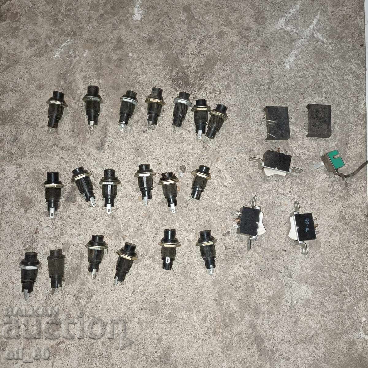 μεγάλη παρτίδα ηλεκτρονικών ολοκαίνουργια με τιμή € 4.00 | 7.82 BGN