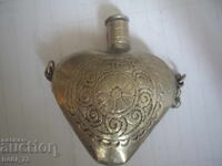 Sticluță veche, probabil pentru parfum