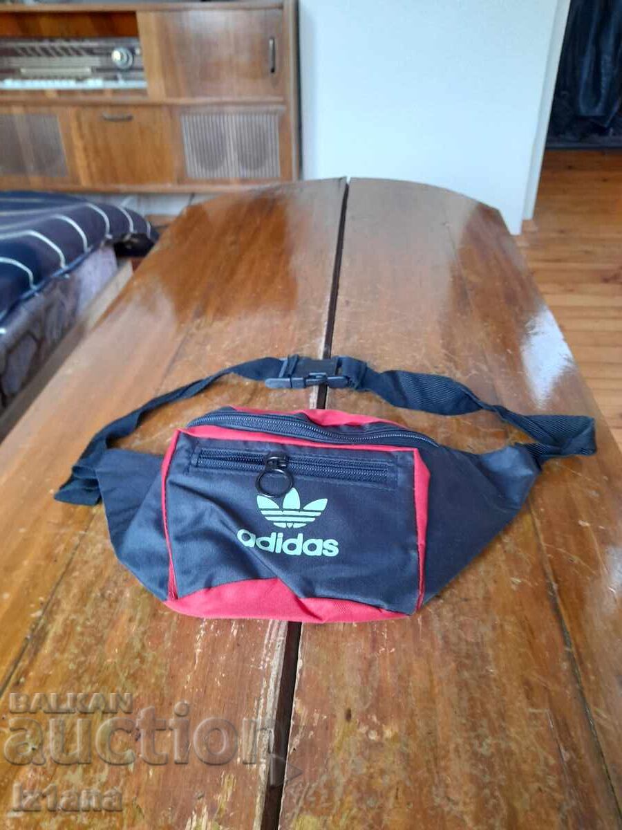 Стара чантичка за кръста Adidas Стара чантичка за кръста Adidas