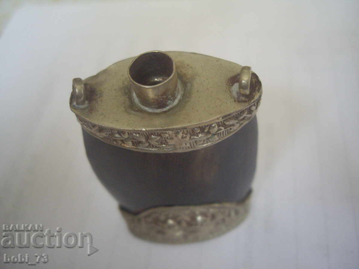 Sticluță veche, probabil pentru parfum cu preț € 30.00 | 58.67 BGN Sticluță veche, probabil pentru parfum cu preț € 30.00 | 58.67 BGN