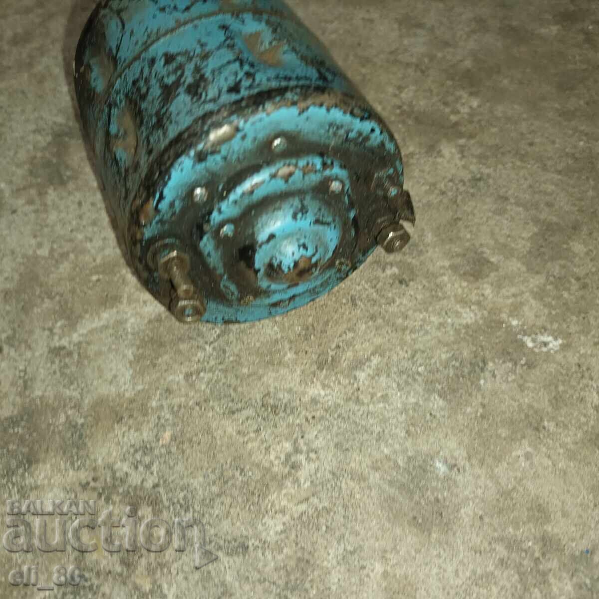 Auction  12-volt DC motor