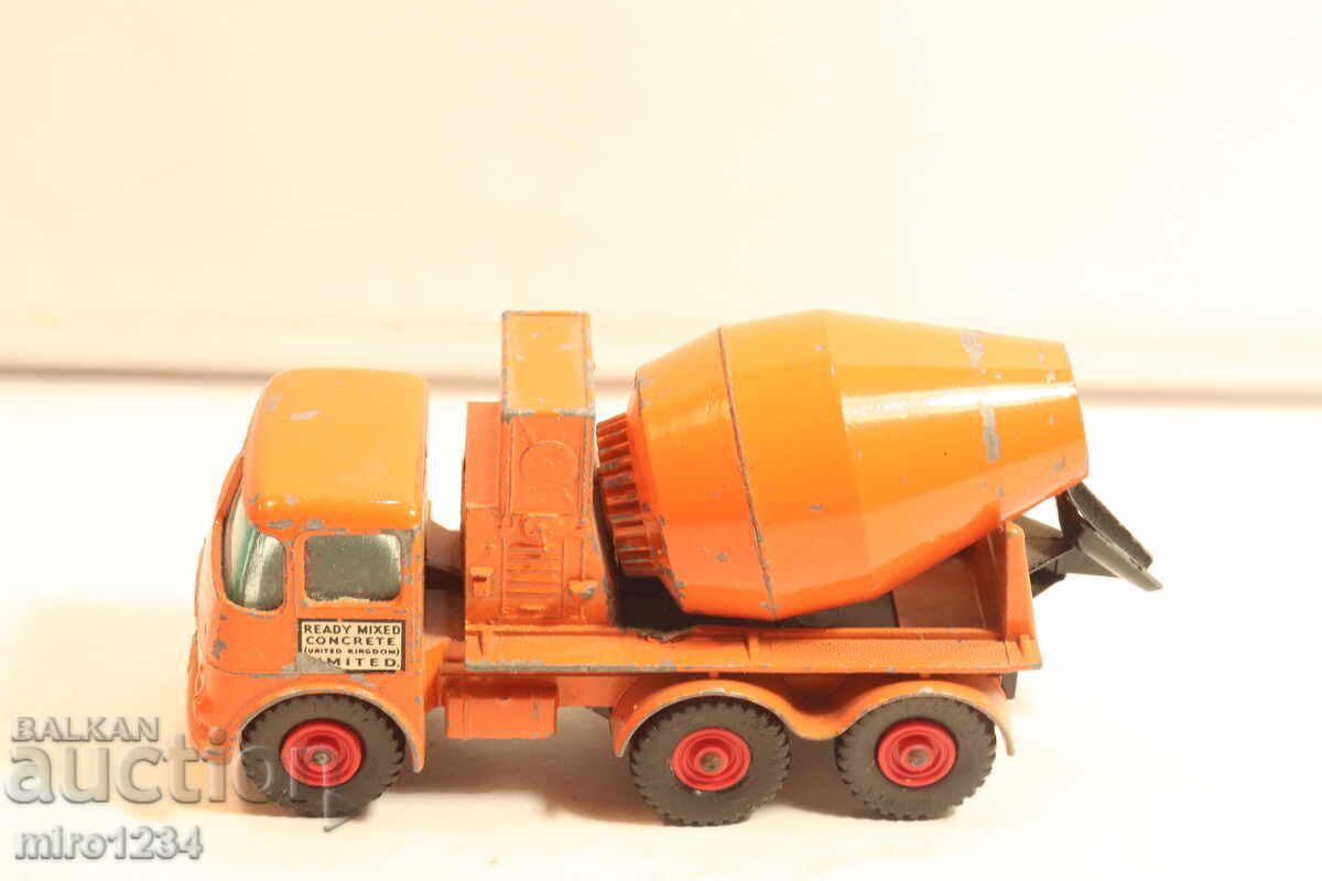 MATCHBOX SUPER KING CAMION BETONIERA MODEL cu preț € 0.01 | 0.02 BGN MATCHBOX SUPER KING CAMION BETONIERA MODEL cu preț € 0.01 | 0.02 BGN
