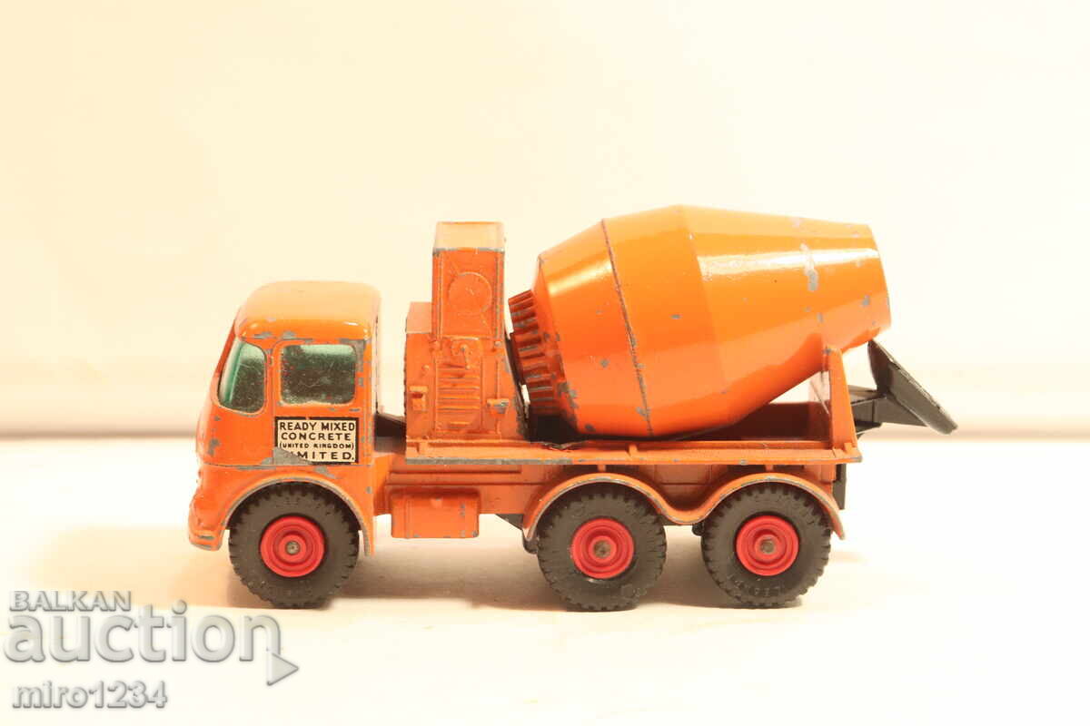 Licitație MATCHBOX SUPER KING CAMION BETONIERA MODEL Licitație MATCHBOX SUPER KING CAMION BETONIERA MODEL