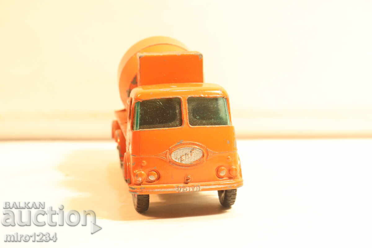 Livrarea MATCHBOX SUPER KING CAMION BETONIERA MODEL Livrarea MATCHBOX SUPER KING CAMION BETONIERA MODEL