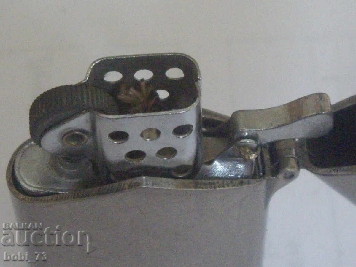 Livrarea Bricheta pe benzina