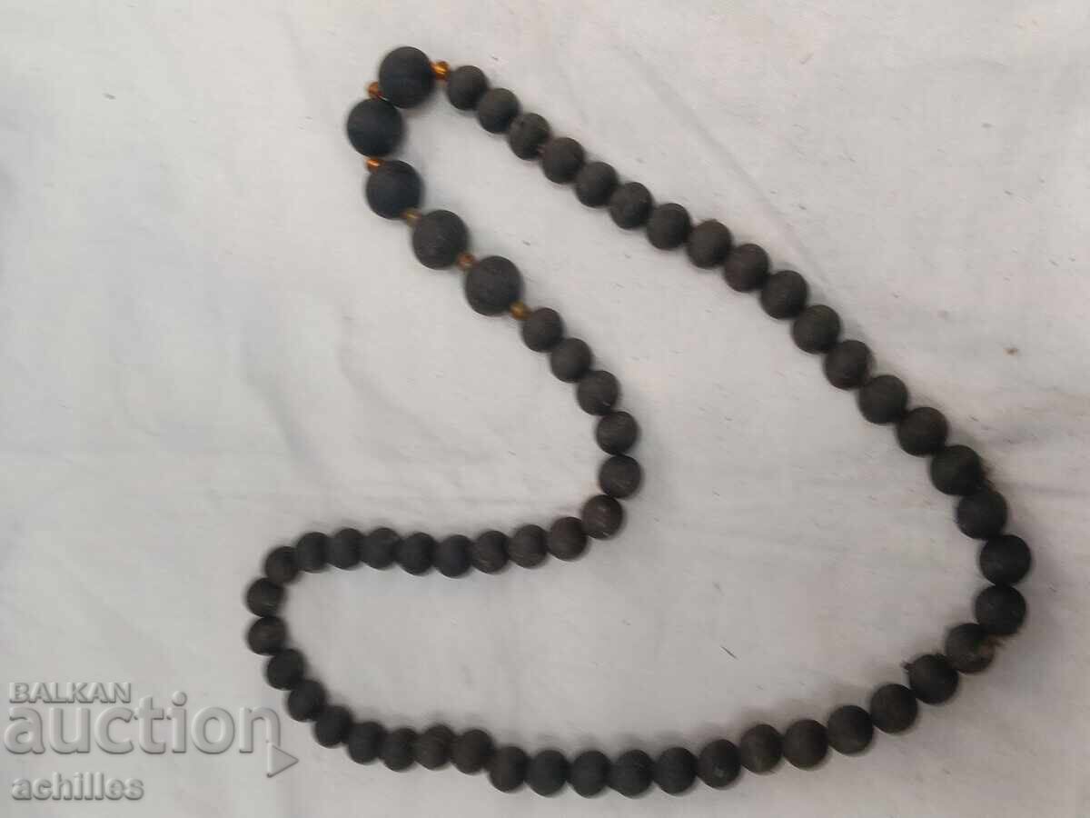 Colier din piatră vulcanică Colier din piatră vulcanică