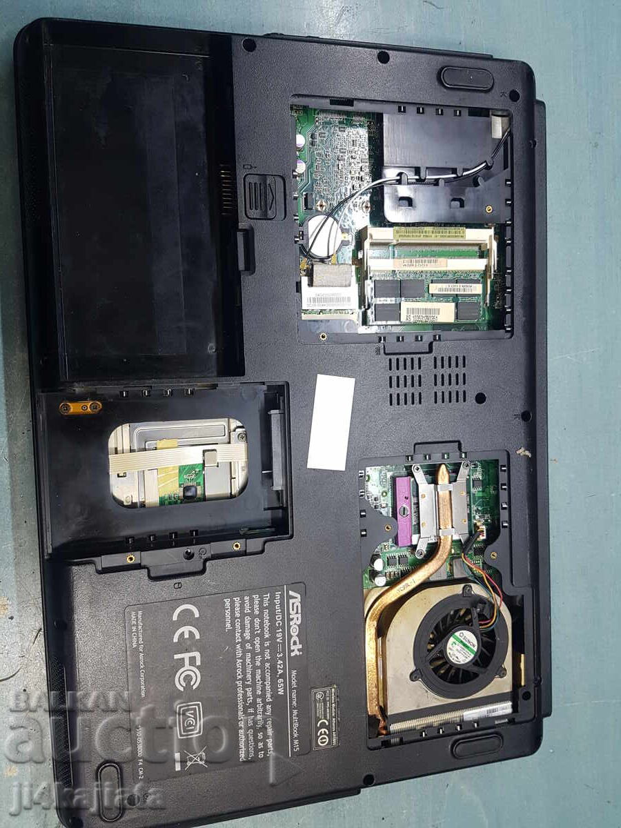 Laptop ASRock M15 cu preț € 0.01 | 0.02 BGN